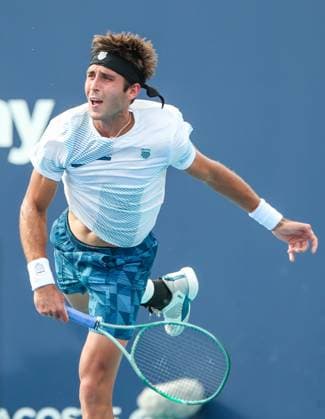 March 23, 2024, Miami Gardens, Florida, USA: Tomas Martin Etcheverry (ARG) serves the ball during his men s singles match at the 2024 Miami Open presented by Itau at Hard Rock Stadium. Miami Gardens USA - ZUMAw109 20240323_fap_w109_045 Copyright: xDebbyxWongx
