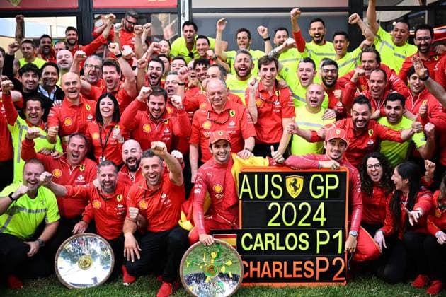 AUSTRALIAN F1 GRAND PRIX, The Ferrari team celebrate with drivers Charles Leclerc of Monaco and Carlos Sainz of Spain following their P1 and P2 result at the Australian Grand Prix 2024 at Albert Park Circuit in Melbourne, Sunday, March 24, 2024. ( NO ARCHIVING, EDITORIAL USE ONLY, NO USE IN BOOKS WITHOUT CONSENT MELBOURNE VICTORIA AUSTRALIA  Copyright: xJOELxCARRETTx 20240324001921969518