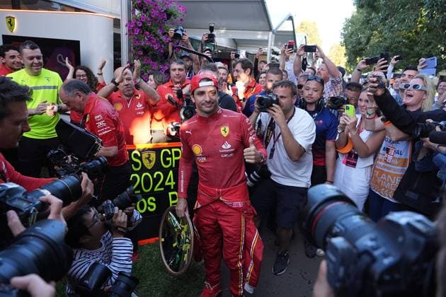 FORMULA 1 ROLEX AUSTRALIAN GRAND PRIX 2024 24 03 2024, Albert Park Circuit, Melbourne, FORMULA 1 ROLEX AUSTRALIAN GRAND PRIX 2024 ,in the picture The Ferrari team celebrates the double victory in Melbourne, winner Carlos Sainz Jr ESP , Scuderia Ferrari, 2nd place for Charles Leclerc MCO , Scuderia Ferrari nordphotoxGmbHx xBratic nph00250