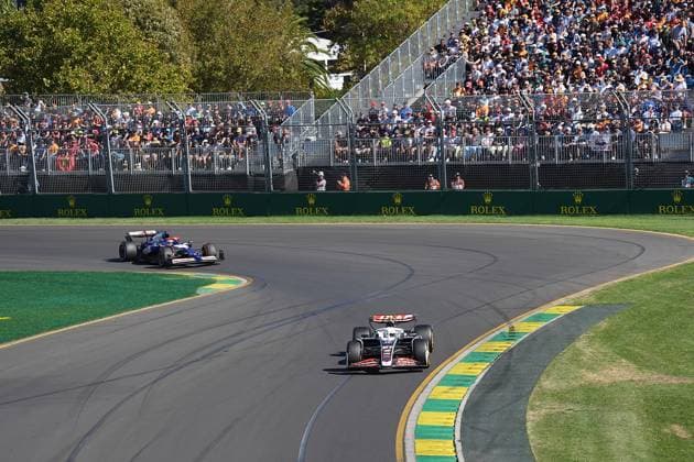 FORMULA 1 ROLEX AUSTRALIAN GRAND PRIX 2024 24 03 2024, Albert Park Circuit, Melbourne, FORMULA 1 ROLEX AUSTRALIAN GRAND PRIX 2024 ,in the picture Nico Hülkenberg DEU , Haas F1 Team, Daniel Ricciardo AUS , Visa Cash App RB Formula One Team nordphotoxGmbHx xBratic nph00250