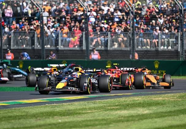 March 24, 2024, Melbourne, Victoria, Australia: March 24, 2024, Melbourne, Victoria, Australia: Dutch driver Max Verstappen ( 1) of Red Bull leads a group of drivers on the first lap at turn 1 during the main race on day 3 of the 2024 Australian F1 Grand Prix Melbourne Australia - ZUMAk106 20240324_zaf_k106_035 Copyright: xTheoxKaranikosx