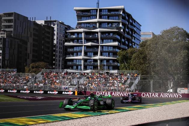 24 ZHOU Guanyu (chi), Stake F1 Team Kick Sauber C44, action during the Formula 1 Rolex Australian Grand Prix 2024, 3rd round of the 2024 Formula One World Championship, WM, Weltmeisterschaft from March 22 to 24, 2024 on the Albert Park Circuit, in Melbourne, Australia - F1 - AUSTRALIAN GRAND PRIX 2024 DPPI Panoramic  240324_R03_AUSTRALIA_XBR50447