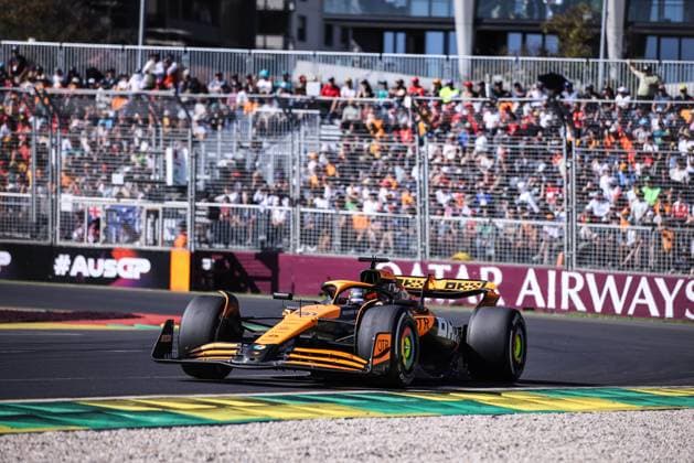 81 PIASTRI Oscar (aus), McLaren F1 Team MCL38, action during the Formula 1 Rolex Australian Grand Prix 2024, 3rd round of the 2024 Formula One World Championship, WM, Weltmeisterschaft from March 22 to 24, 2024 on the Albert Park Circuit, in Melbourne, Australia - F1 - AUSTRALIAN GRAND PRIX 2024 DPPI Panoramic  240324_R03_AUSTRALIA_XBR50485