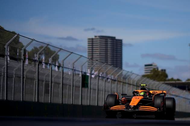 04 NORRIS Lando (gbr), McLaren F1 Team MCL38, action during the Formula 1 Rolex Australian Grand Prix 2024, 3rd round of the 2024 Formula One World Championship, WM, Weltmeisterschaft from March 22 to 24, 2024 on the Albert Park Circuit, in Melbourne, Australia - F1 - AUSTRALIAN GRAND PRIX 2024 DPPI Panoramic  240324_R03_AUSTRALIA_EA010206