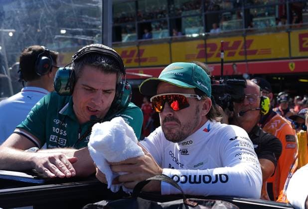 24 03 2024, Albert Park Circuit, Melbourne, FORMULA 1 ROLEX AUSTRALIAN GRAND PRIX 2024 ,in the picture Fernando Alonso ESP , Aston Martin Aramco Cognizant Formula One Team Melbourne Albert Park Circuit Victoria Australia eu-images-506