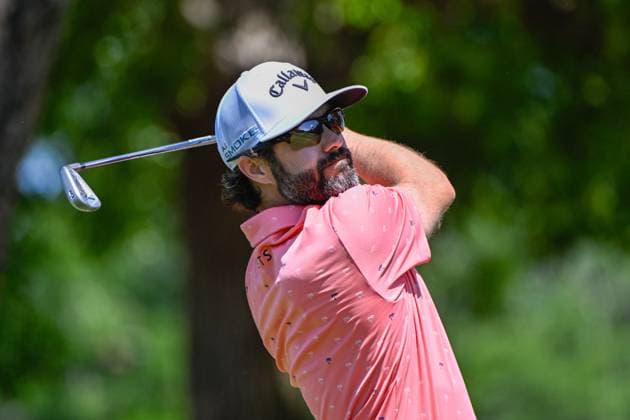 PALM HARBOR, FL - MARCH 23: Adam Hadwin (CAN) watches his tee shot on 8 during Rd3 of the Valspar Championship at Innisbrook Resort - Copperhead, on March 23, 2024, in Palm Harbor, Florida. (Photo by Ken Murray Icon Sportswire) GOLF: MAR 23 PGA, Golf Herren Valspar Championship EDITORIAL USE ONLY Icon2403230213