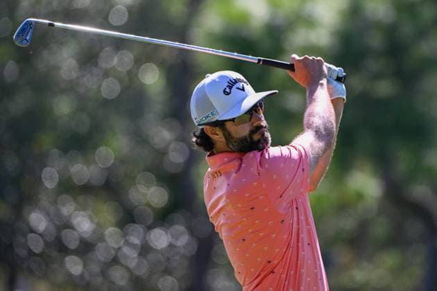 PALM HARBOR, FL - MARCH 23: Adam Hadwin (CAN) watches his tee shot on 17 during Rd3 of the Valspar Championship at Innisbrook Resort - Copperhead, on March 23, 2024, in Palm Harbor, Florida. (Photo by Ken Murray Icon Sportswire) GOLF: MAR 23 PGA, Golf Herren Valspar Championship EDITORIAL USE ONLY Icon2403230263