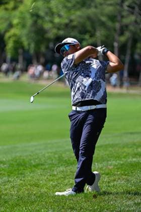PALM HARBOR, FL - MARCH 23: Ryo Hisatsune (JPN) watches his approach shot on 16 during Rd3 of the Valspar Championship at Innisbrook Resort - Copperhead, on March 23, 2024, in Palm Harbor, Florida. (Photo by Ken Murray Icon Sportswire) GOLF: MAR 23 PGA, Golf Herren Valspar Championship EDITORIAL USE ONLY Icon2403230453