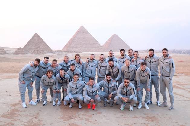 Players of Croatian national football team visit pyramids of Giza Players of Croatian football team pose for a photo in front of the pyramids of Giza, Egypt, on March 24, 2024. MatijaxHabljak PIXSELL