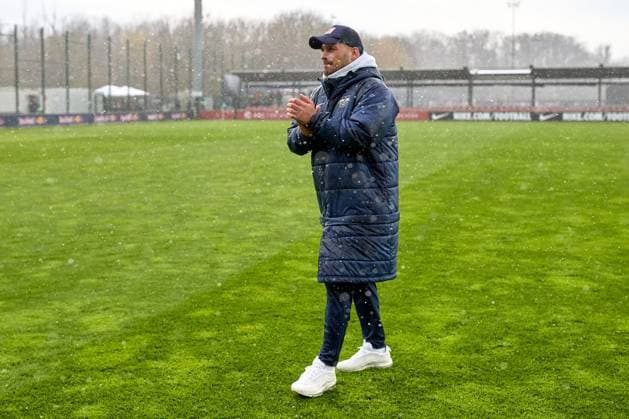24 03 2024, GER, Womens soccer, BL, 2023 2024, RB Leipzig MSV Duisburg Saban Uzun head coach RB Leipzig , in the pouring rain, after the final whistle, goes to the fans Leipzig training center of the Red Bull Saxony Germany