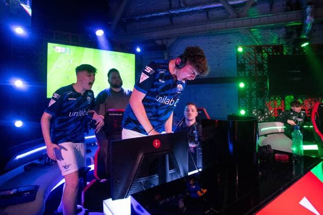 Virtual Bundesliga Club Championship by WOW Finale 24 03 2024 Jonas Wirth Jonny, SC Paderborn 07 , Jamie Bartel Chaser, SC Paderborn 07 in jubilation Virtual Bundesliga Club Championship by WOW Finale 24 03 2024 Copyright: xBEAUTIFULxSPORTS Buriakovx