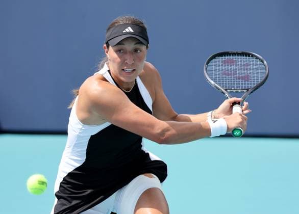 March 24, 2024, Miami Gardens, Florida, United States Of America: MIAMI GARDENS, FLORIDA - MARCH 24: Jessica Pegula defeats Leylah Fernandez of Canada during their match on Day 9 of the Miami Open at Hard Rock Stadium on March 24, 2024 in Miami Gardens, Florida. ...People: Jessica Pegula Miami Gardens United States Of America - ZUMAs214 20240324_ada_s214_039 Copyright: xSMGx