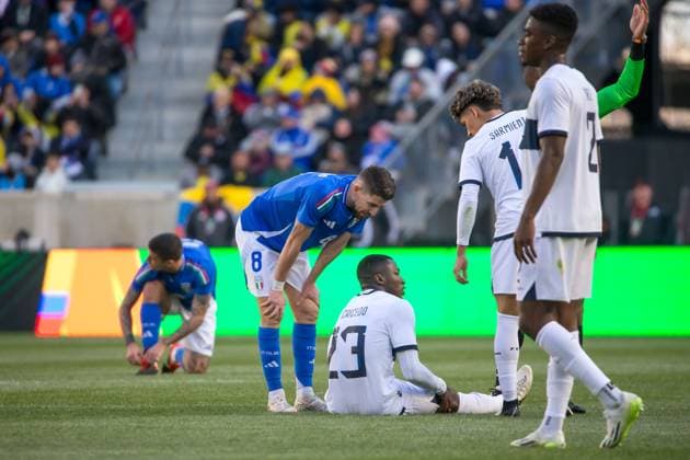 March 24, 2024, Harrison, Nj, United States: Jorginho of Italy and Caicedo of Ecuador in an International Friendly, Länderspiel, Nationalmannschaft match at the Red Bull Arena in the city of Harrison in New Jersey in the United States this Sunday, 24th. Harrison United States - ZUMAv122 20240324_aap_v122_048 Copyright: xWilliamxVolcovx