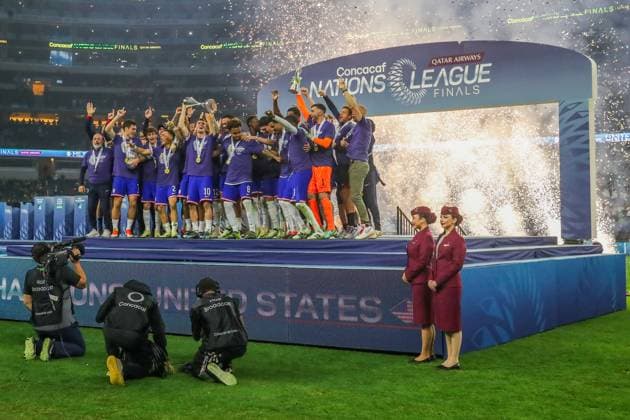 March 24, 2024, Arlington, Texas, USA: The USMNT celebrate their Concacaf Nations League three-peat after defeating Mexico 2-0 in Sunday nightÃ¢â‚¬â ¢s match at AT&T Stadium in Arlington, Texas. Arlington USA - ZUMAm257 20240324_zsp_m257_017 Copyright: xBrianxMcLeanx