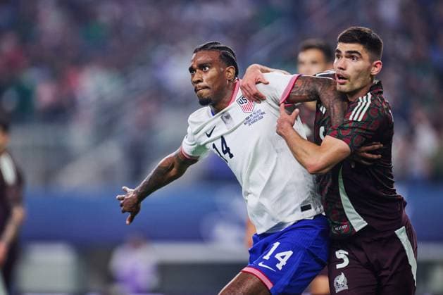 RECORD DATE NOT STATED CONCACAF NATIONS LEAGUE 2023-2024 Mexico vs United States - Final Haji Wright (L) of United States and Johan Vasquez (R) of Mexico during the Final match between Mexico (Mexican national team, Nationalteam and United States as part of the 2024 Concacaf Nations League, at AT-T Stadium, Arlington, Texas, on March 24, 2024. ARLINGTON TEXAS UNITED STATES  Copyright: xJorgexMartinezx 20240324203153_CNL_24_FINAL_MEX_USA_WRIGHT271
