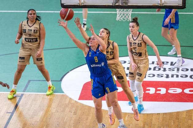 Basketball Berlin 24 03 2024 Season 2023 2024 1 Bundesliga DBBL Play offs Quarterfinals Game 2 Alba Berlin Saarlouis Royals Laina Snyder Alba, No 09 Isabelle Spingola Saarlouis, No 30