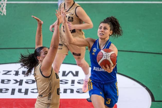 Basketball Berlin 24 03 2024 Season 2023 2024 1 Bundesliga DBBL Play offs Quarterfinals Game 2 Alba Berlin Saarlouis Royals Theresa Simon Alba, No 03 Destiny Lynn Littleton Saarlouis, No 11