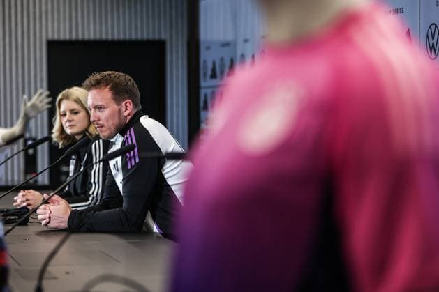 Sport, Football, National team Season 2023 24 Press conference Germany before the international match against the Netherlands 25 03 2024, DFB Campus Frankfurt Julian Nagelsmann Coach Germany , on the right in the picture the pink away jersey of Germany Frankfurt am Main DFB Campus Hessen Germany