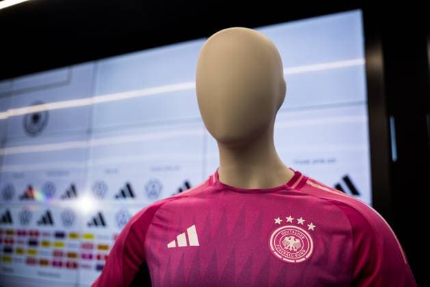 UEFA friendly match press conference Germany 25 03 2024 The away jersey of the German national team Details UEFA friendly match press conference Germany, Frankfurt, DFB Campus on 25 03 2024 Copyright: xBEAUTIFULxSPORTS Wunderlx