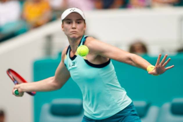 March 25, 2024, Miami Gardens, Florida, USA: Elena Rybakina (KAZ) returns a shot to Madison Keys (USA) during the fourth round of women s singles at the 2024 Miami Open presented by Itau at Hard Rock Stadium. Miami Gardens USA - ZUMAw109 20240325_fap_w109_011 Copyright: xDebbyxWongx