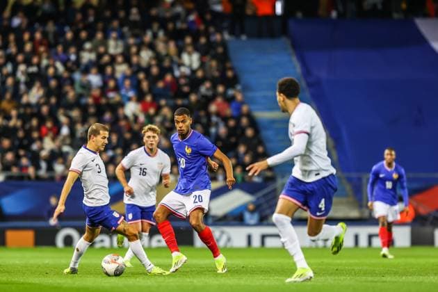 Foot France USA espoirs U23 PHOTOPQR L EST REPUBLICAIN Lionel VADAM ; Montbéliard ; 25 03 2024 ; Montbéliard le 25 03 2024 - Match amical de football France - Etats-Unis U23 espoirs à Sochaux-Montbéliard.John Tolkin et Andy Diouf. Photo Lionel Vadam International Under 23 Friendly football match between France U23 and USA U23 on March 25, 2024 Montbéliard Doubs Franche-Comté France  Copyright: xPHOTOPQR L ESTxREPUBLICAIN MAXPPxLionelxVADAMx 20240325NCY1420 20240325NCY1420