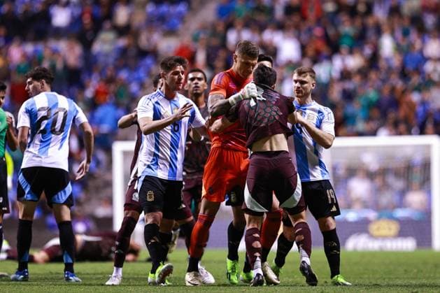 RECORD DATE NOT STATED Seleccion Mexicana Sub-23 2024 Mexico vs Argentina Fabricio Iacovich of Argentina and Rodrigo Lopez of Mexico during the friendly match between Mexico U-23 (Mexican national team, Nationalteam and Argentina U-23, at Cauhtemoc Stadium, Puebla, Puebla, Mexico, on March 25, 2024. PUEBLA PUEBLA MEXICO  Copyright: xJuanxLuisxDiazx 20240325222023_SMN_U23_MEX_ARG_LOPEZ218