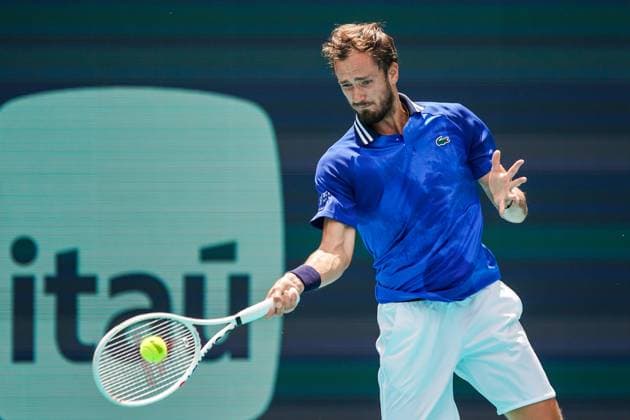 March 26, 2024, Miami Gardens, Florida, USA: Daniil Medvedev returns a shot from Dominik Koepfer (GER) during the fourth round of men s singles at the 2024 Miami Open presented by Itau at Hard Rock Stadium. Miami Gardens USA - ZUMAw109 20240326_fap_w109_009 Copyright: xDebbyxWongx