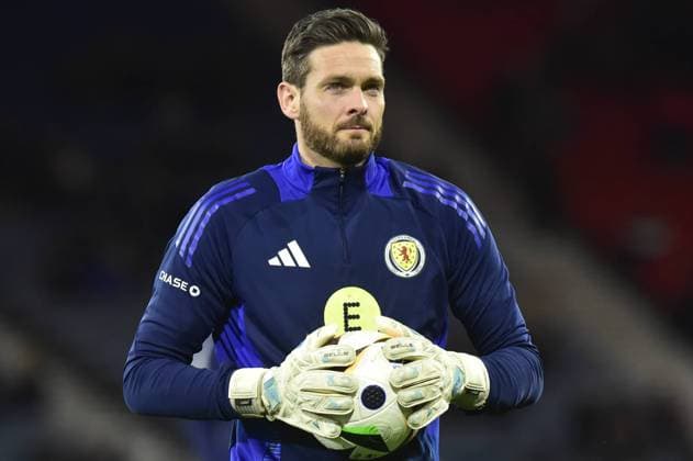 Scotland v Northern Ireland International Friendly, Länderspiel, Nationalmannschaft Craig Gordon of Scotland warms up during the International Friendly match at Hampden Park, Glasgow Copyright: xJamiexJohnstonx FIL-19888-0040 UK Newspapers OUT
