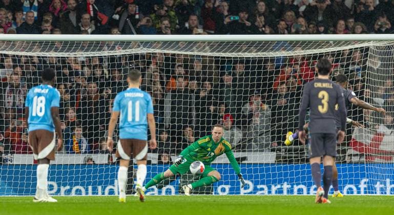 Football - International Friendly, Länderspiel, Nationalmannschaft - England v Belgium LONDON, ENGLAND - Tuesday, March 26, 2024: Belgium s goalkeeper Matz Sels is beaten as Ivan Toney scores the first equalising goal with a penalty-kick during an International Friendly match between England and Belgium at Wembley Stadium. (Photo by David Rawcliffe Propaganda) LONDON Wembley Stadium GREATER LONDON ENGLAND  Copyright: xDavidxRawcliffex P2024-03-26-England_Belgium-8