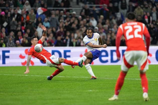 Jules Kounde of France shoots wide France v Chile, International Friendly, Länderspiel, Nationalmannschaft Football, Stade Velodrome, Marseille, France - 26 Mar 2024 EDITORIAL USE ONLY No use with unauthorised audio, video, data, fixture lists, club league logos or live services. Online in-match use limited to 120 images, no video emulation. No use in betting, games or single club league player publications.  Copyright: xDavexWinter Shutterstockx 14400428bq