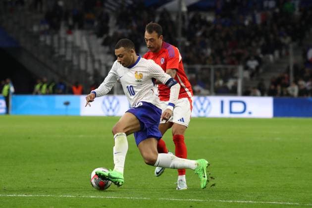 France - FIFA friendly - France vs Chile - 26 03 2024 FRANCE, MARSEILLE, MARCH 26. Kylian Mbappe of France and Matias Catalan of Chile during the FIFA International Friendly, Länderspiel, Nationalmannschaft match between France and Chile. on March 26, at Stade Velodrome in Marseille, France. Photo by Manuel Blondeau AOP.Press Marseille Stade Velodrome Provence France Copyright: x ManuelxBlondeau AOP.Pressx AOP20240326 0086