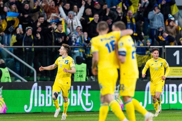 Ukraine Vs Iceland: UEFA EURO, EM, Europameisterschaft,Fussball 2024 Play-Offs Final Viktor Tsygankov and Georgiy Sudakov are celebrating a goal for Ukraine during the UEFA EURO 2024 Play-Offs final match between Ukraine and Iceland in Wroclaw, Poland, on March 26, 2024. Wroclaw Poland  Copyright: xAndrzejxIwanczukx originalFilename:iwanczuk-ukrainev240326_npXfo.jpg