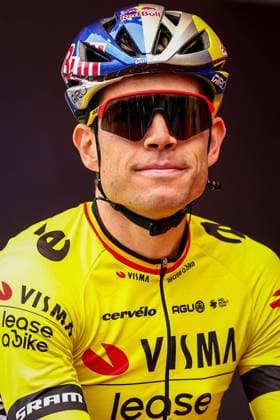 Belgian Wout van Aert of Team Visma-Lease a Bike pictured at the start of the men elite race of the Dwars Door Vlaanderen cycling race, 188,6 km from Roeselare to Waregem, Wednesday 27 March 2024. DAVIDxPINTENS  x89917435x