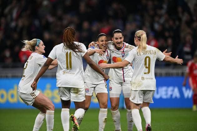 Joie de Delphine Cascarino et de ses coÃ quipieres (lyon) FOOTBALL: Olympique Lyonnais FÂŽminines vs Benfica Lisbonne - 1 4 de finale Ligue des Champions FÂŽminine - 27 03 2024 FredericChambert Panoramic 