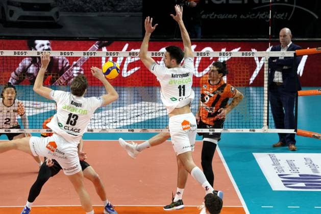 DEU, DVV, 1 VBL, BR Volleys vs SVG Lueneburg, 27 03 2024, Max Schmeling Halle, Berlin, DEU, DVV, 1 VBL, BR Volleys vs SVG Lueneburg, in the picture Timothee Carle BR Volleys 9 , Matthew Knigge Lueneburg 13 , Xander Ketrzynski Lueneburg 11 Photo Juergen Engler nordphoto GmbH nordphotoxGmbHx xEngler nph00076