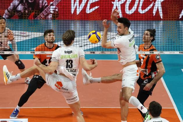 DEU, DVV, 1 VBL, BR Volleys vs SVG Lueneburg, 27 03 2024, Max Schmeling Halle, Berlin, DEU, DVV, 1 VBL, BR Volleys vs SVG Lueneburg, in the picture Timothee Carle BR Volleys 9 , Ruben Schott BR Volleys 13 , Matthew Knigge Lueneburg 13 , Xander Ketrzynski Lueneburg 11 Photo Juergen Engler nordphoto GmbH nordphotoxGmbHx xEngler nph00076