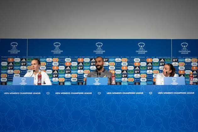 240327 Filippa Curmark, Head coach Mak Lind and Rusul Rosa Kafaji of Häcken during a press conference ahead of a training session with Häcken on March 27, 2024 in Paris Photo Michael Erichsen BILDBYRAN COP 89 MI0633 bbeng champions league dam football fotball fotboll häcken practice soccer training träning  Copyright: MICHAELxERICHSEN BB240327MI036