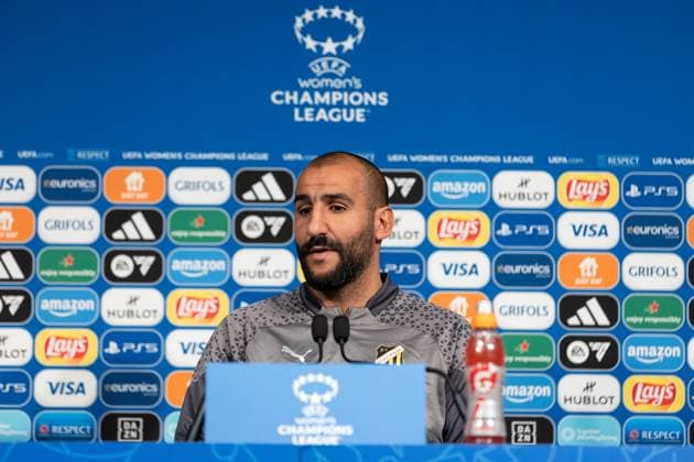 240327 Head coach Mak Lind of Häcken during a press conference ahead of a training session with Häcken on March 27, 2024 in Paris Photo Michael Erichsen BILDBYRAN COP 89 MI0633 bbeng champions league dam football fotboll fotboll häcken practice soccer training träning  Copyright: MICHAELxERICHSEN BB240327MI039