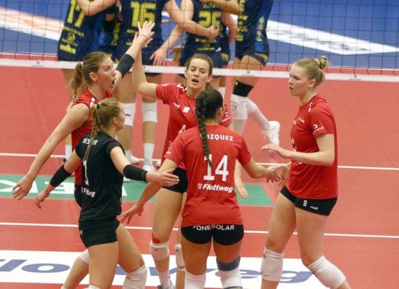 March 27, 2024, Vilsbiburg: joy of the Vilsbiburg player on a point.womans volleyball, German Volleyball Bundesliga, playoff quarter final, .Rote Raben Vilsbiburg vs SSC Palmberg Schwerin, .Vilsbiburg, Ballsporthalle, March 27, 2024, Vilsbiburg - ZUMAf110 20240327_fap_f110_008 Copyright: xWolfgangxFehrmannx