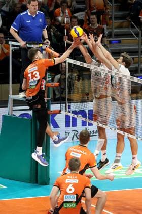 DEU, DVV, 1 VBL, BR Volleys vs SVG Lueneburg, 27 03 2024, Max Schmeling Halle, Berlin, DEU, DVV, 1 VBL, BR Volleys vs SVG Lueneburg, in the picture Ruben Schott BR Volleys 13 , Xander Ketrzynski Lueneburg 11 , Matthew Knigge Lueneburg 13 Photo Juergen Engler nordphoto GmbH nordphotoxGmbHx xEngler nph00076