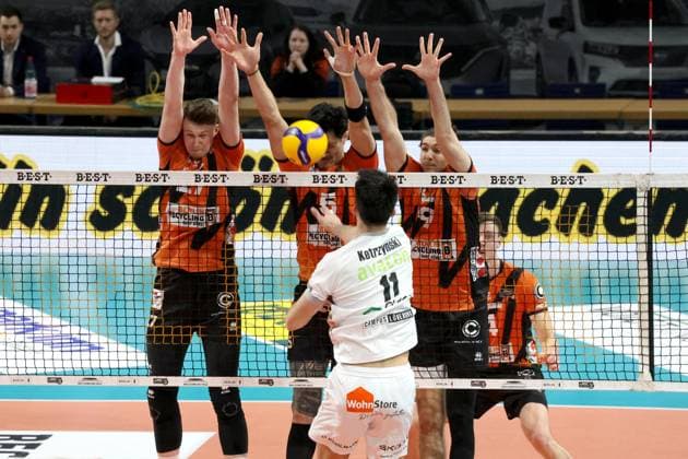 DEU, DVV, 1 VBL, BR Volleys vs SVG Lueneburg, 27 03 2024, Max Schmeling Halle, Berlin, DEU, DVV, 1 VBL, BR Volleys vs SVG Lueneburg, in the picture BR Volleys player block, Marek Sotola BR Volleys 17 , Neheimjah Mote BR Volleys 5 , Timothee Carle BR Volleys 9 , Xander Ketrzynski Lueneburg 11 Photo Juergen Engler nordphoto GmbH nordphotoxGmbHx xEngler nph00076