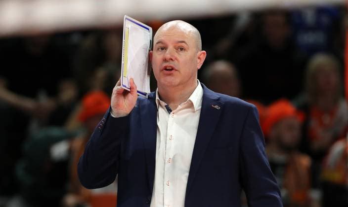 Coach Joel Banks Action Upper Body Sport Volleyball Bundesliga Men Season 2023 2024 27 03 2024 BR Volleys Berlin BRV vs SVG Lüneburg