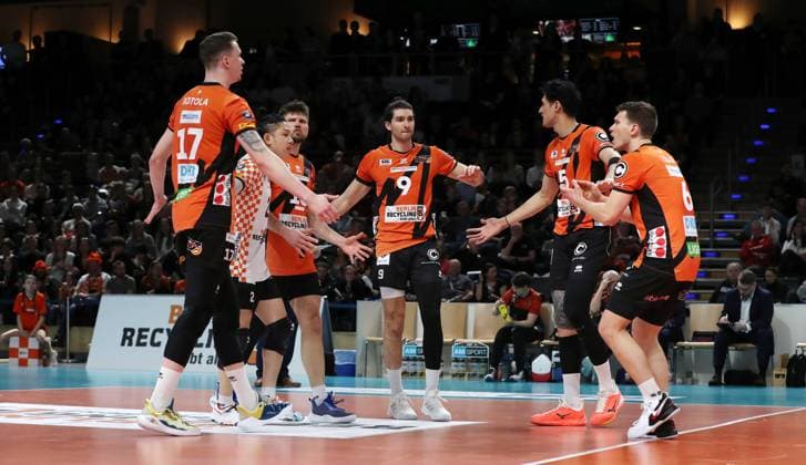 Marek Sotola, Satoshi Tsuiki, Ruben Schott, Timothee Carle, Nehemiah Mote, Johannes Tille Joy Emotion Jubilation Sport Volleyball Bundesliga Men Season 2023 2024 27 03 2024 BR Volleys Berlin BRV vs SVG Lüneburg