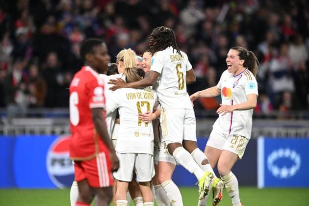 Joie de Delphine Cascarino (lyon) et de ses coÃ quipieres FOOTBALL: Olympique Lyonnais FÂŽminines vs Benfica Lisbonne - 1 4 de finale Ligue des Champions FÂŽminine - 27 03 2024 FredericChambert Panoramic 