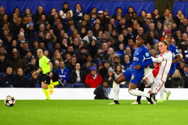 Chelsea Women v Ajax Women UEFA Women s Champions League RomÃ e Leuchter of Ajax Women shoots at goal during the UEFA Women s Champions League Quarter-final match at Stamford Bridge, London Copyright: xChrisxMyattx FIL-19890-0016 UK Newspapers OUT