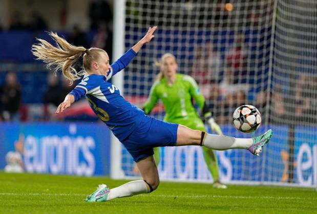Sport Bilder des Tages Aggie Beever-Jones of Chelsea Chelsea Women v Ajax Women, UEFA Women s CHampions League, Quarter-final, Second Leg, Football, Stamford Bridge, London, UK - 27 Mar 2024  Copyright: xDavexShopland Shutterstockx 14400429r