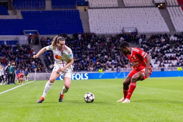 Lyon, France Vanessa Gilles (21 Olympique Lyonnais) in action during the UEFA Womens Champions League game between Olympique Lyonnais and SL Benfica at Groupama Stadium in Lyon, France. (Pauline Figuet SPP) Copyright: xPaulinexFiguetx xSPPx spp-en-PaFiSp-PF_OLvSLB576