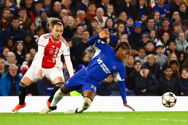 Chelsea Women v Ajax Women UEFA Women s Champions League Kadeisha Buchanan of Chelsea Women is fouled during the UEFA Women s Champions League Quarter-final match at Stamford Bridge, London Copyright: xChrisxMyattx FIL-19890-0022 UK Newspapers OUT