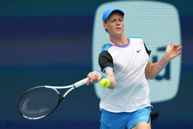 MIAMI GARDENS, FL - MARCH 27: Jannik Sinner (ITA) in action at the Miami Open on March 27, 2024, at Hard Rock Stadium in Miami Gardens, FL. (Photo by Andrew Patron Icon Sportswire) TENNIS: MAR 27 Miami Open EDITORIAL USE ONLY Icon2403270541