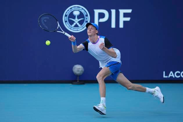 March 27, 2024, Miami, Florida, USA: Jannik Sinner (Italy) hits a forehand against Tomas Machac (Czech Republic) during the quarterfinals of menÃ¢â‚¬â ¢s singles at the Miami Open tennis tournament. Sinner won the match 6-4, 6-2. Miami USA - ZUMAd212 20240327_zsp_d212_005 Copyright: xRichardxDolex